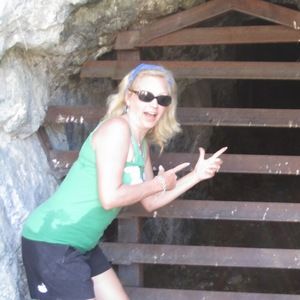 Meet your Posher, Sharon